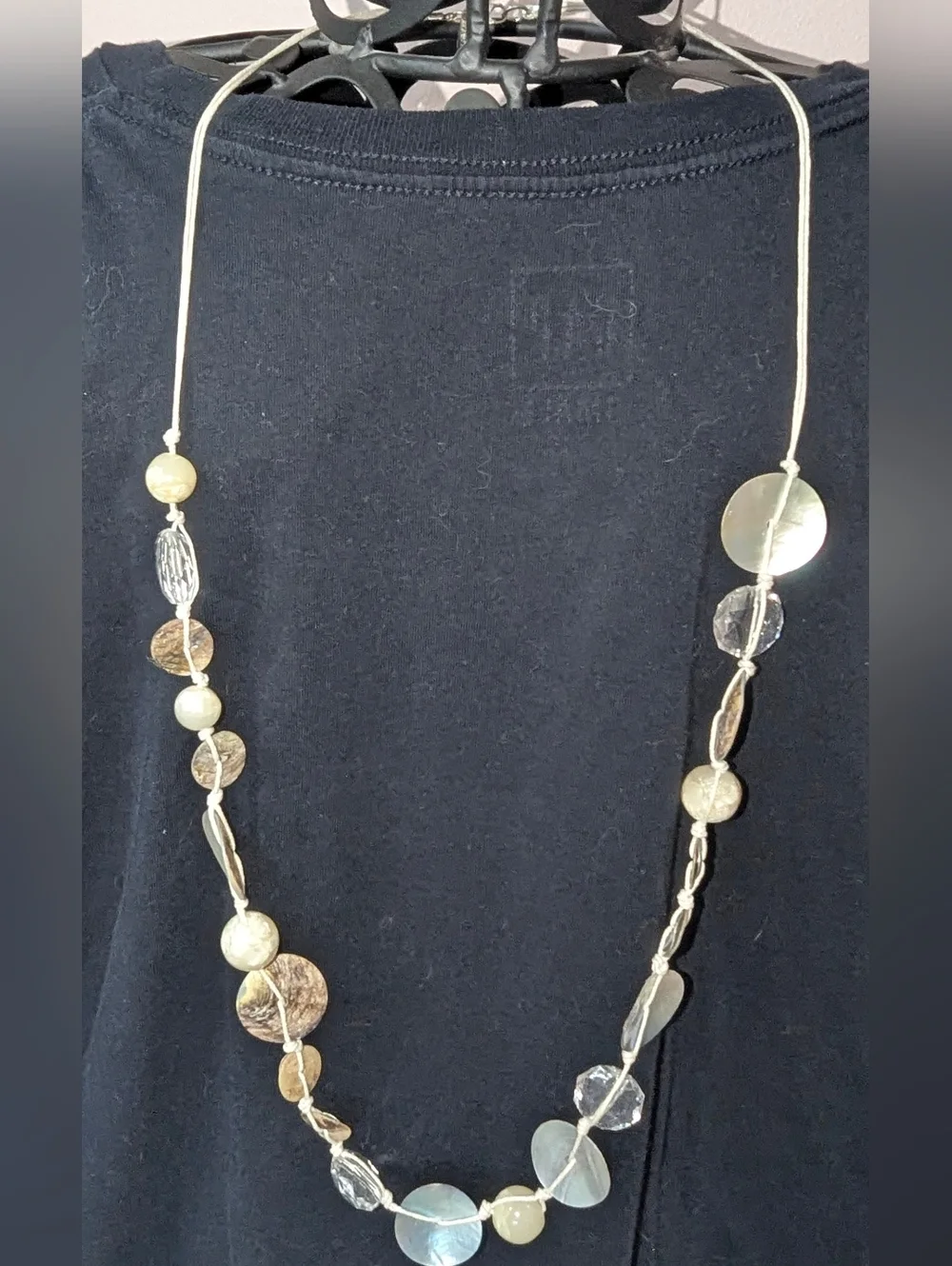 Vintage Avenue Mother of Pearl & Glass Knotted Boho Necklace + FREE GIFT - Picture 3 of 6